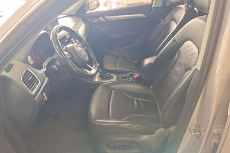 Used Audi Q3 2015 35 TFSI quattro Technology Edition Left Front Seat