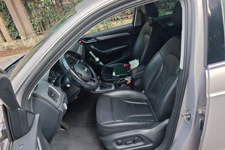 Used Audi Q3 2015 35 TFSI quattro Technology Edition Left Front Seat
