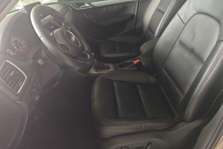 Used Audi Q3 2015 35 TFSI Ambition Edition Left Front Seat