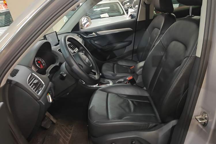 Used Audi Q3 2015 35 TFSI quattro Technology Edition Left Front Seat