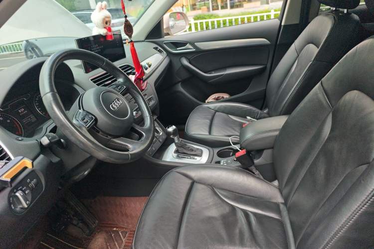 Used Audi Q3 2015 35 TFSI Ambition Edition Left Front Seat