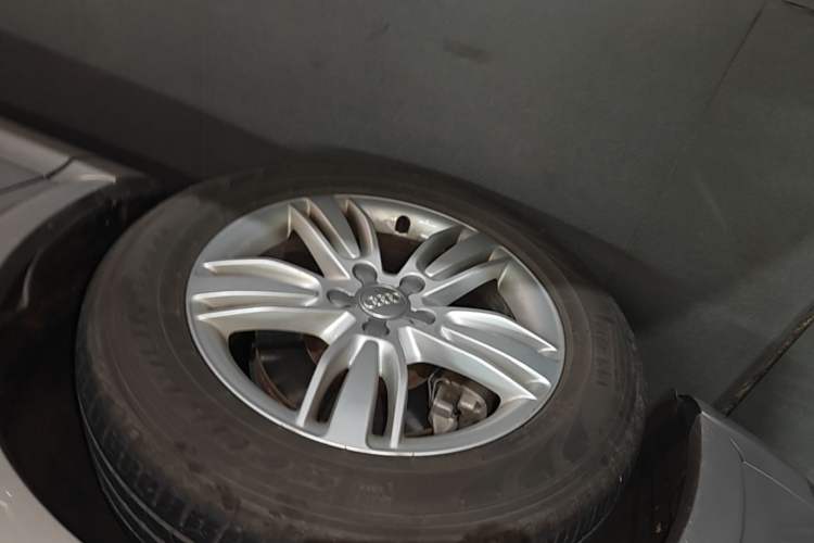 Used Audi Q3 2015 35 TFSI quattro Technology Edition Left Front Wheel Hub