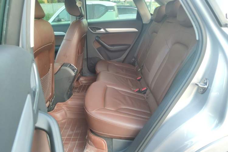 Used Audi Q3 2015 35 TFSI Comfort Model Left Rear Seat