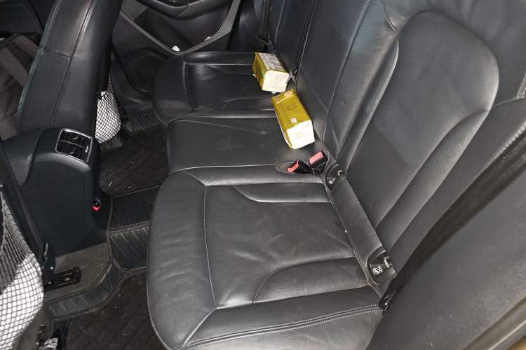 Used Audi Q3 2015 35 TFSI quattro Comfort model Left Rear Seat