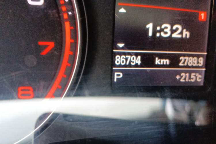 Used Audi Q3 2015 35 TFSI quattro Technology Edition Odometer Close Up