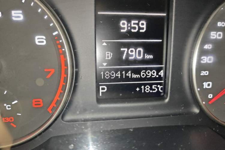 Used Audi Q3 2015 30 TFSI Comfort Model Odometer Close Up