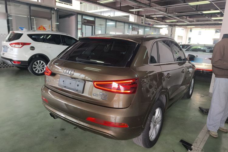 Used Audi Q3 2015 35 TFSI quattro Technology Edition Rear Right 45 Deg