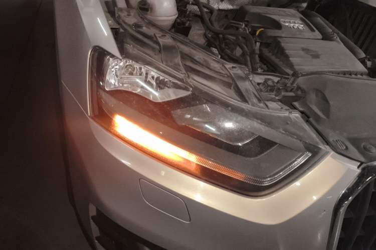 Used Audi Q3 2015 30 TFSI Comfort Model Right Front Headlight