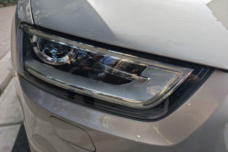 Used Audi Q3 2015 35 TFSI quattro Technology Edition Right Front Headlight