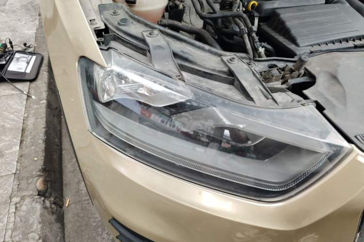 Used Audi Q3 2015 30 TFSI Ambition Edition Right Front Headlight