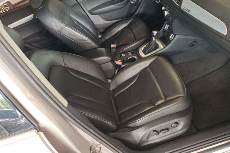 Used Audi Q3 2015 35 TFSI quattro Technology Edition Right Front Seat