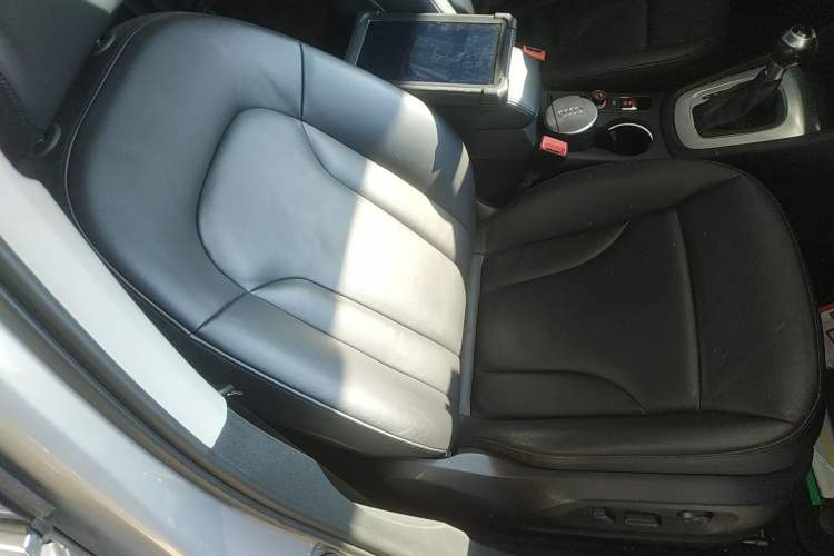 Used Audi Q3 2015 30 TFSI Comfort Model Right Front Seat