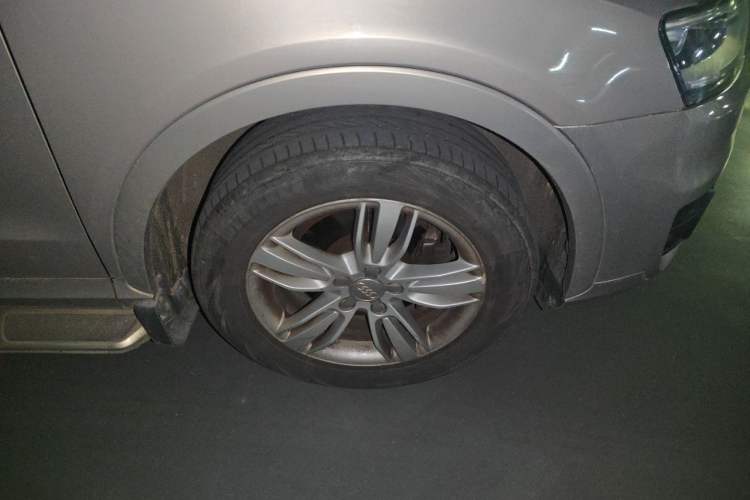 Used Audi Q3 2015 35 TFSI Comfort Model Right Front Wheel Hub