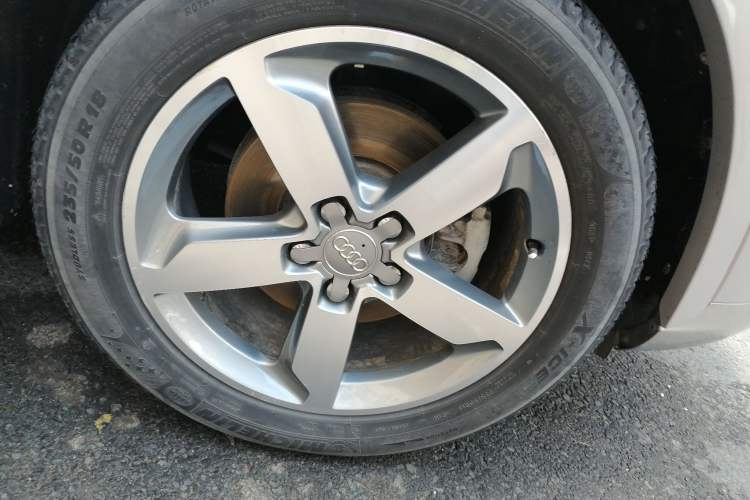 Used Audi Q3 2015 35 TFSI quattro Luxury Edition Right Front Wheel Hub