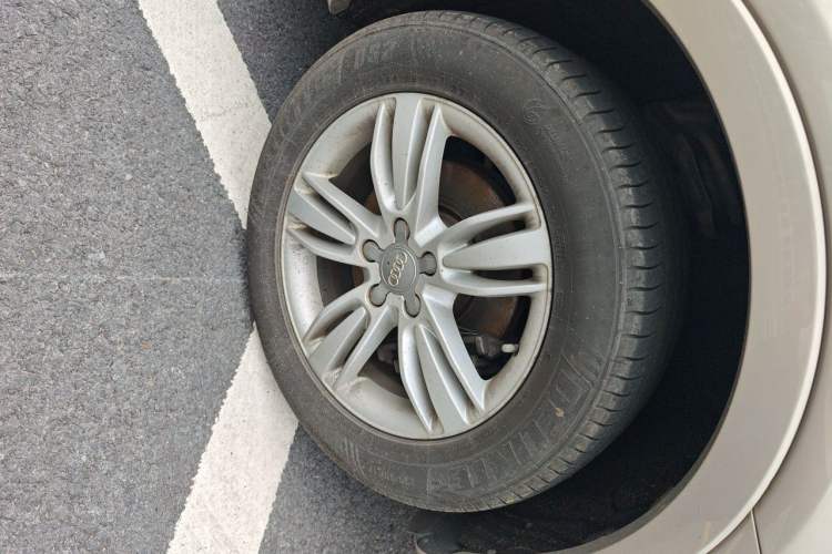 Used Audi Q3 2015 35 TFSI Ambition Edition Right Front Wheel Hub