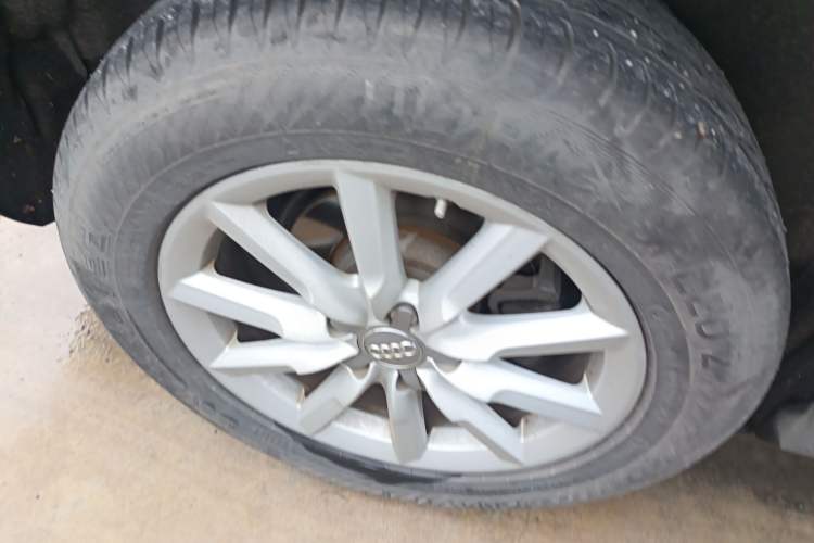 Used Audi Q3 2015 30 TFSI Ambition Edition Right Rear Wheel Hub