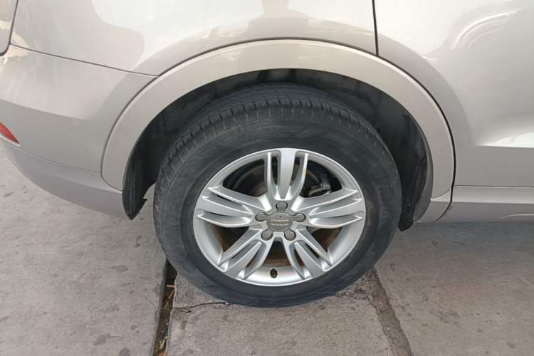Used Audi Q3 2015 35 TFSI Comfort Model Right Rear Wheel Hub