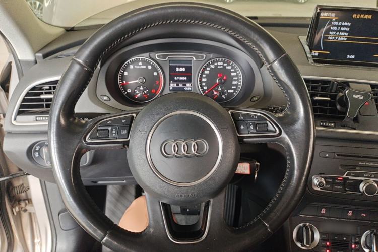 Used Audi Q3 2015 35 TFSI quattro Technology Edition Steering Wheel