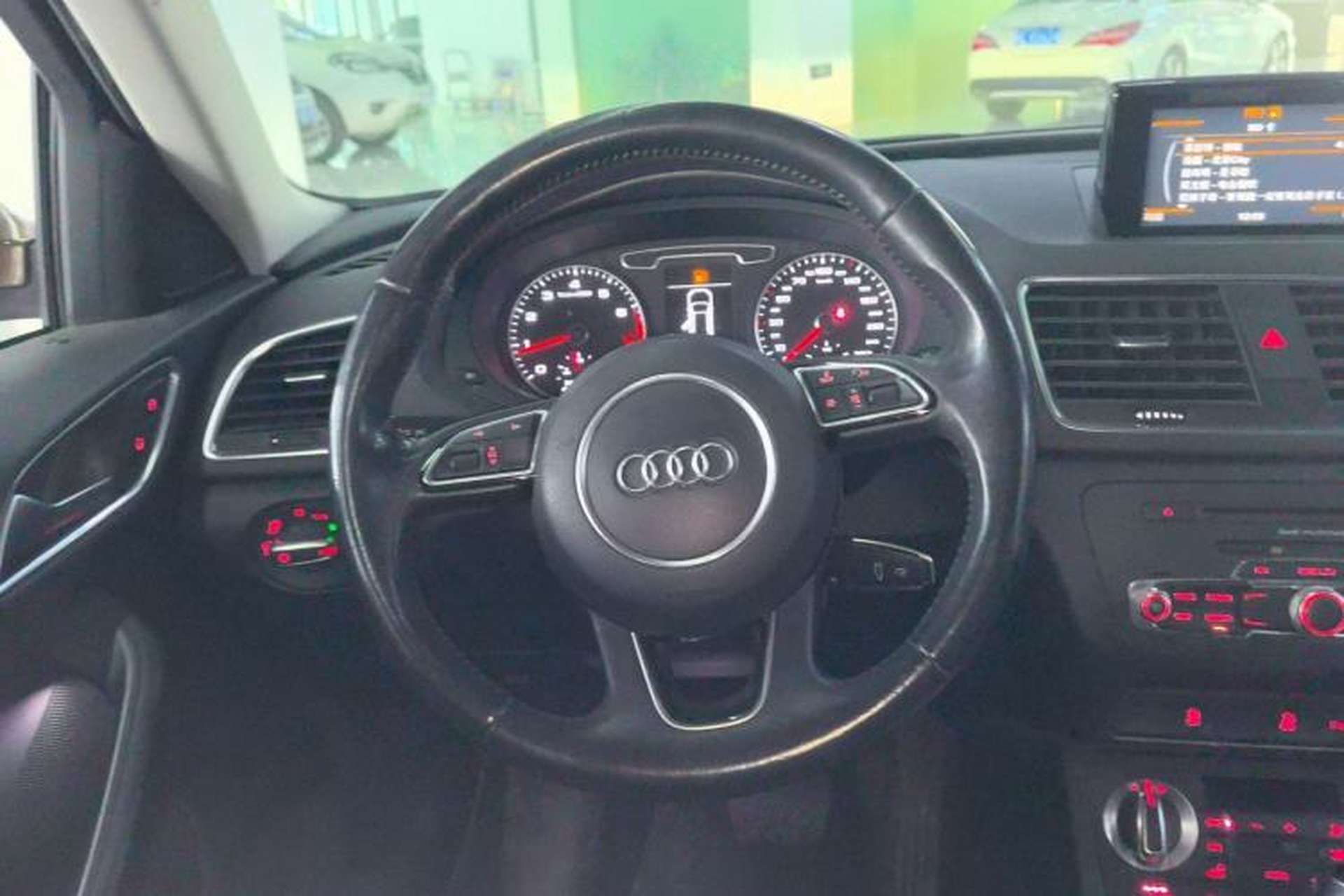 Used Audi Q3 2015 35 TFSI Comfort Model Steering Wheel