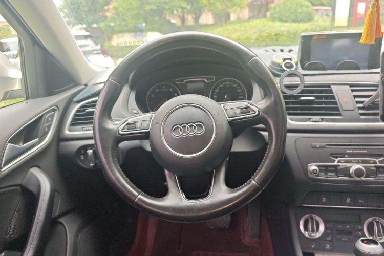 Used Audi Q3 2015 35 TFSI Millionth Anniversary Comfort Model Steering Wheel