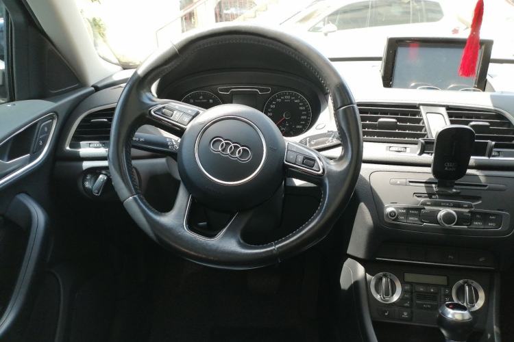 Used Audi Q3 2015 35 TFSI quattro Luxury Edition Steering Wheel