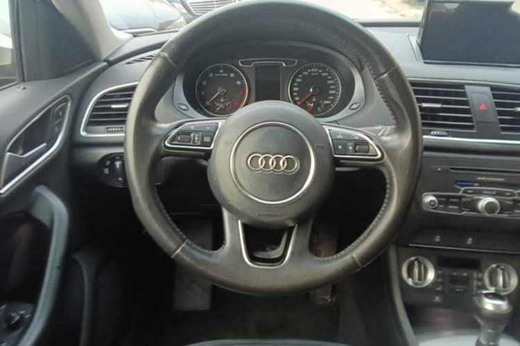 Used Audi Q3 2015 30 TFSI Ambition Edition Steering Wheel