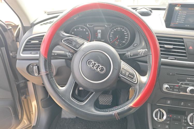 Used Audi Q3 2015 35 TFSI quattro Technology Edition Steering Wheel
