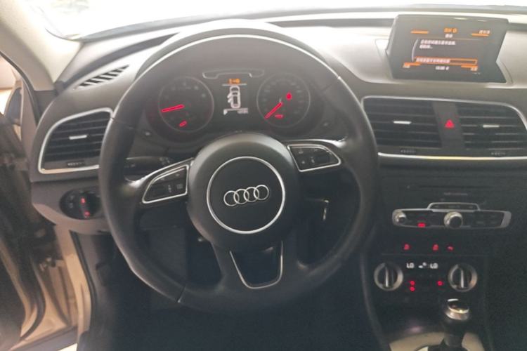 Used Audi Q3 2015 35 TFSI Ambition Edition Steering Wheel