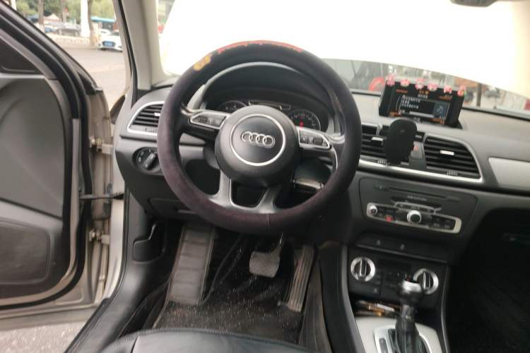 Used Audi Q3 2015 30 TFSI Ambition Edition Steering Wheel