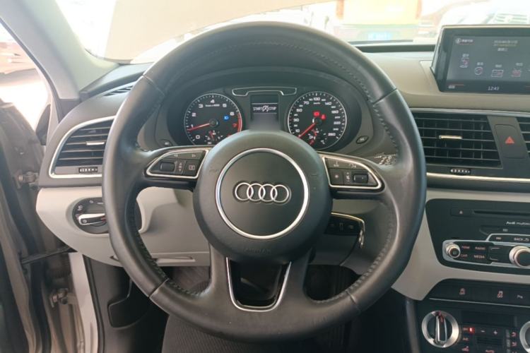 Used Audi Q3 2015 35 TFSI Comfort Model Steering Wheel
