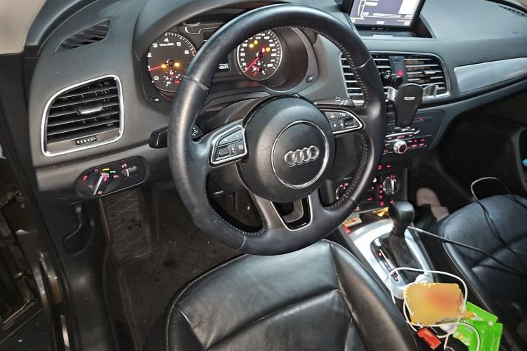 Used Audi Q3 2015 35 TFSI quattro Comfort model Steering Wheel