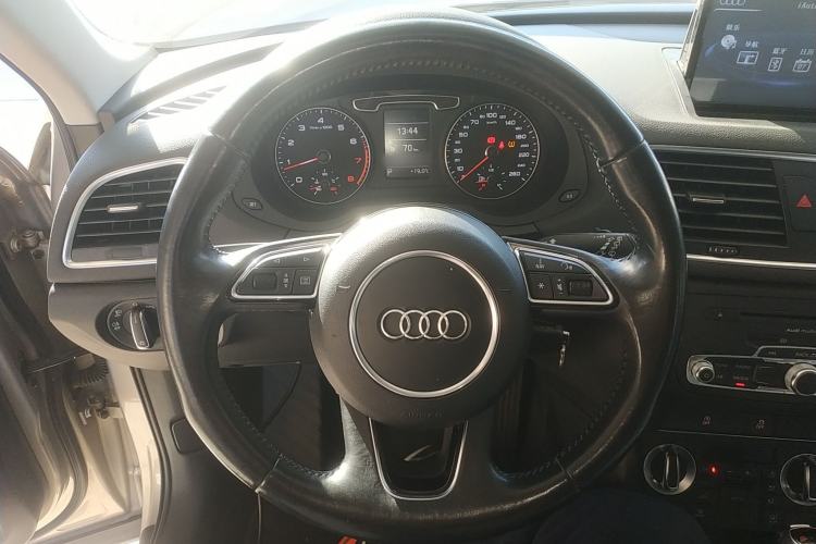 Used Audi Q3 2015 30 TFSI Comfort Model Steering Wheel