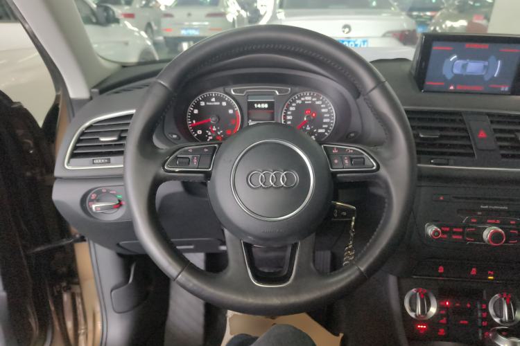 Used Audi Q3 2015 35 TFSI quattro Technology Edition Steering Wheel