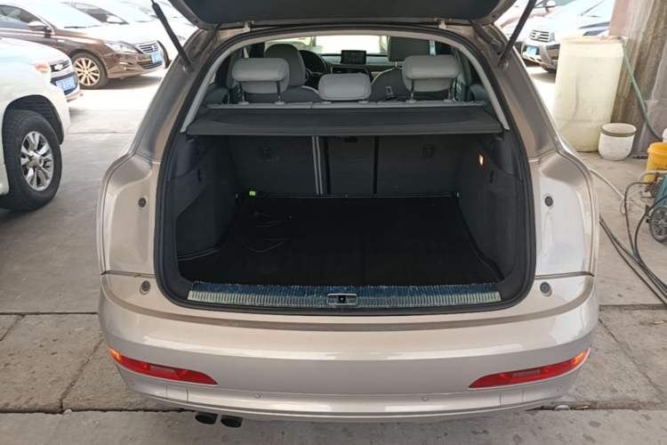 Used Audi Q3 2015 35 TFSI Comfort Model Trunk