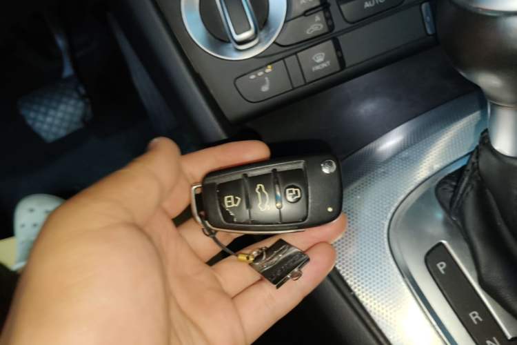 Used Audi Q3 2015 35 TFSI Comfort Model Vehicle Key