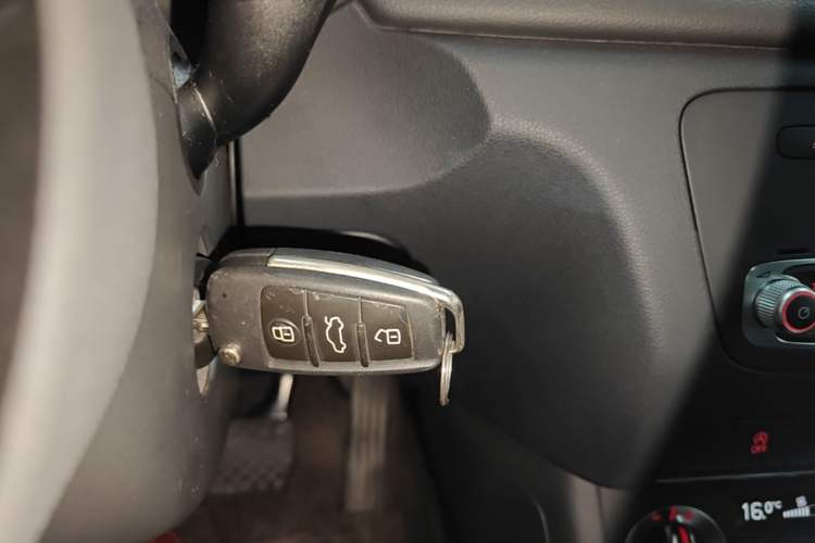 Used Audi Q3 2015 35 TFSI quattro Technology Edition Vehicle Key