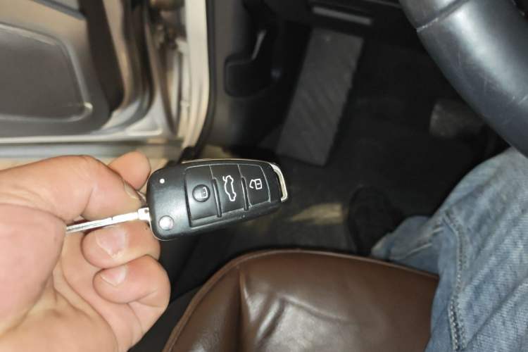 Used Audi Q3 2015 30 TFSI Comfort Model Vehicle Key