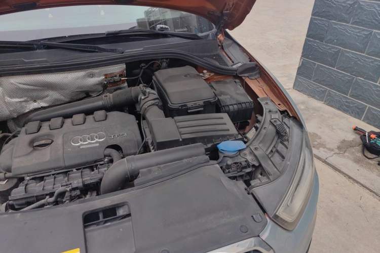 Used Audi Q3 2015 35 TFSI quattro Technology Edition Engine Bay Left