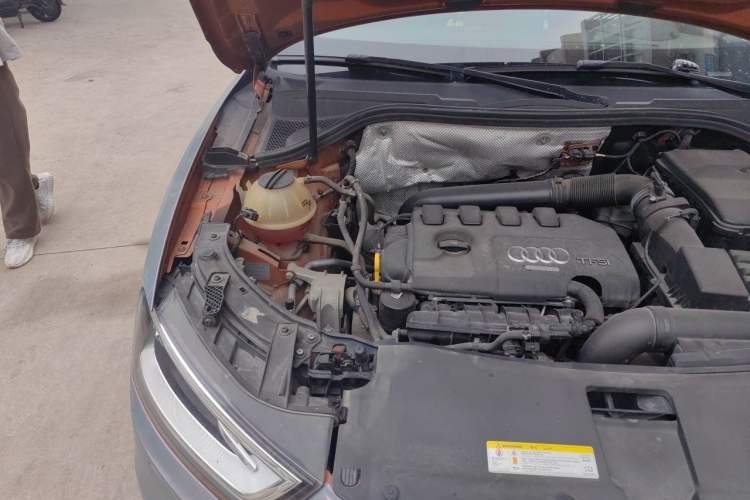 Used Audi Q3 2015 35 TFSI quattro Technology Edition Engine Bay Right