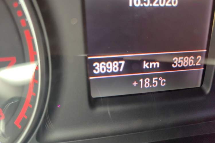 Used Audi Q3 2015 35 TFSI quattro Technology Edition Odometer Close Up