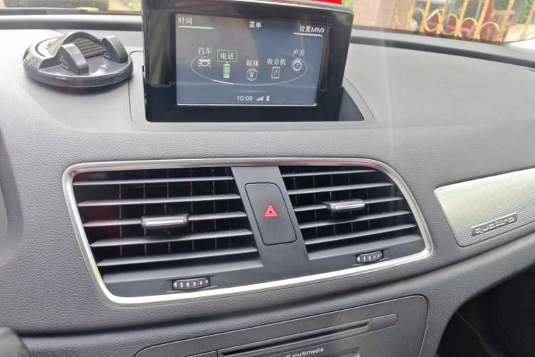 Used Audi Q3 2015 35 TFSI quattro Technology Edition Audio And AC Panel