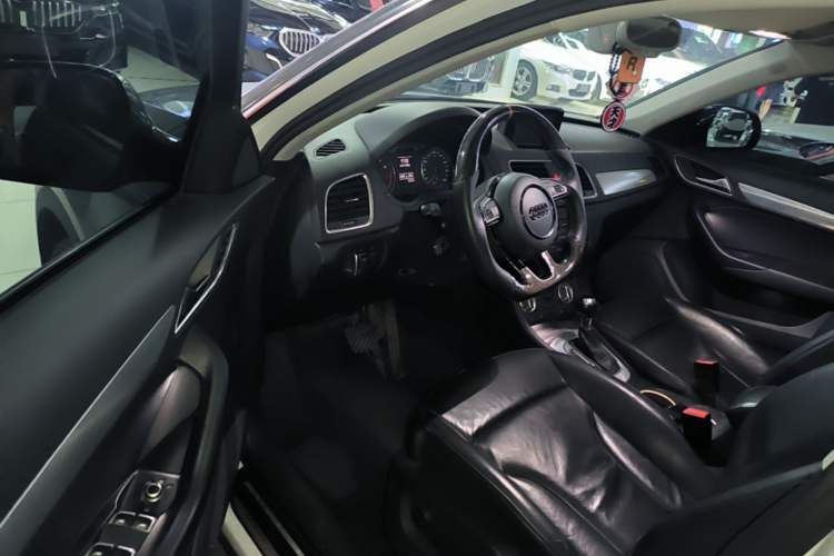 Used Audi Q3 2015 35 TFSI Comfort Model Driver Seat