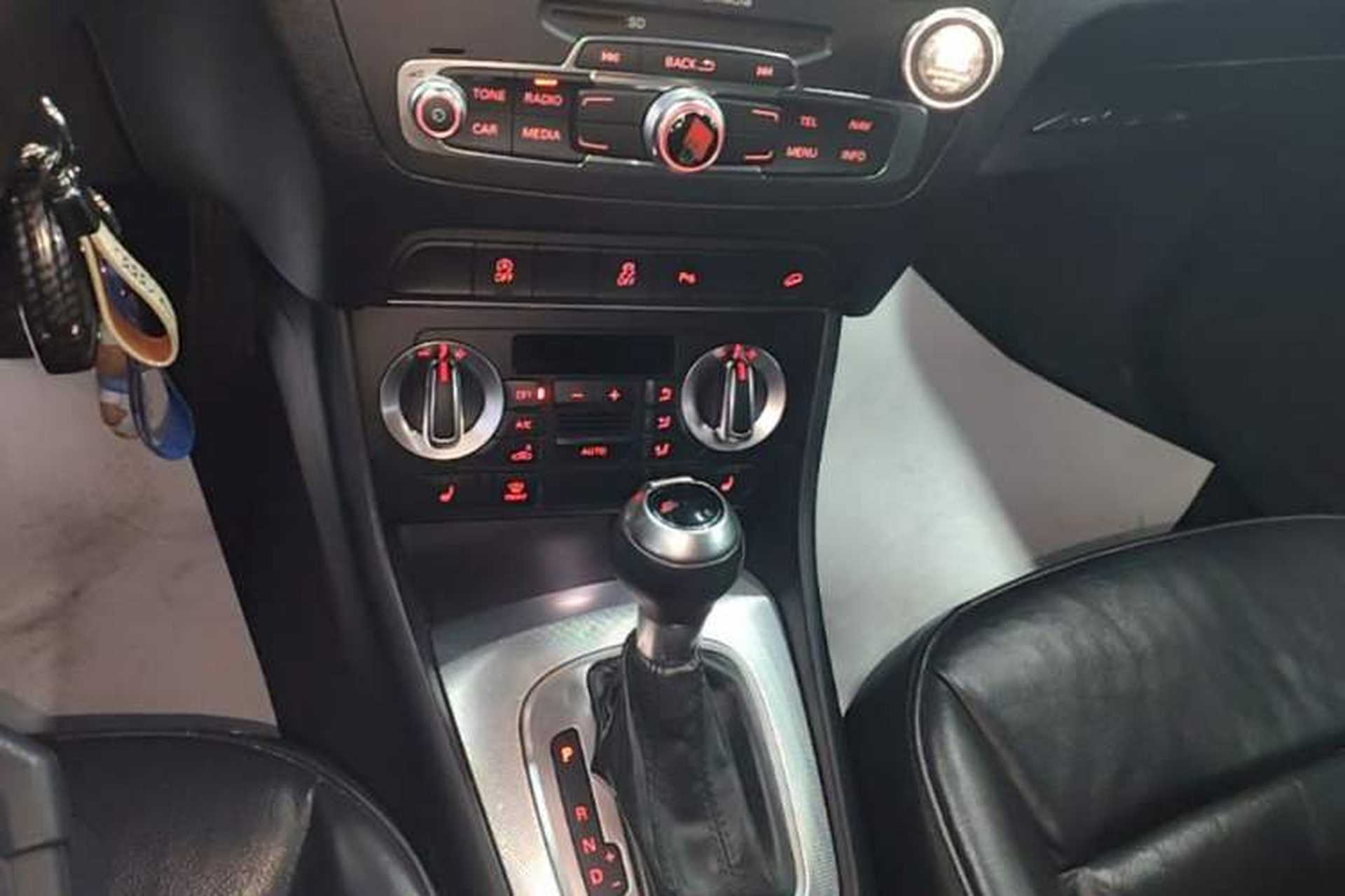 Used Audi Q3 2015 35 TFSI quattro Technology Edition Gear Lever