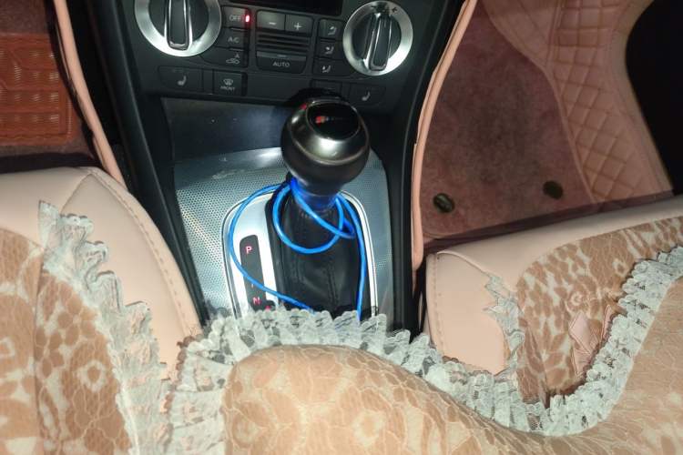 Used Audi Q3 2015 35 TFSI Comfort Model Gear Lever