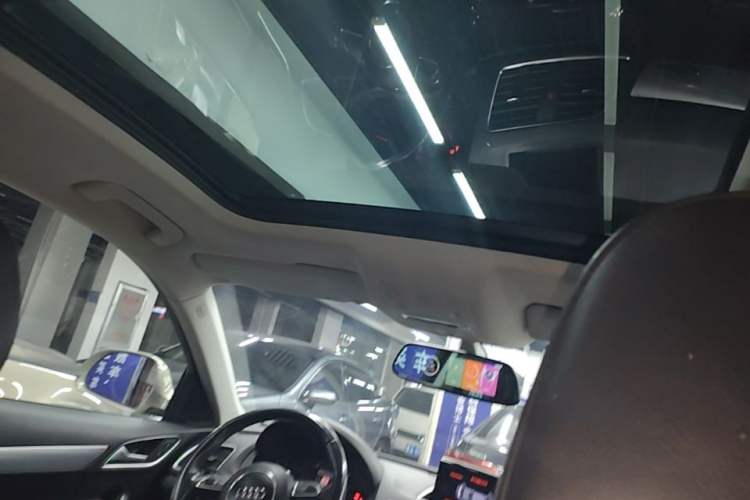 Used Audi Q3 2015 35 TFSI quattro Technology Edition Headliner