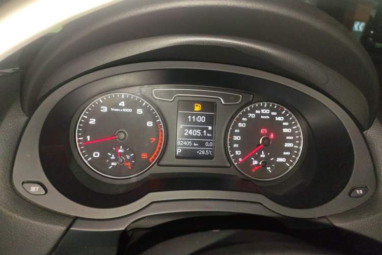 Used Audi Q3 2015 35 TFSI Comfort Model Instrument Cluster