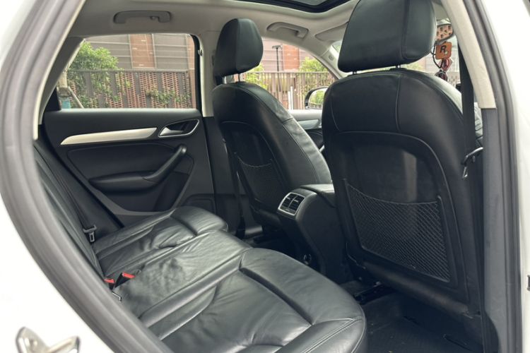 Used Audi Q3 2015 35 TFSI Comfort Model Interior 3
