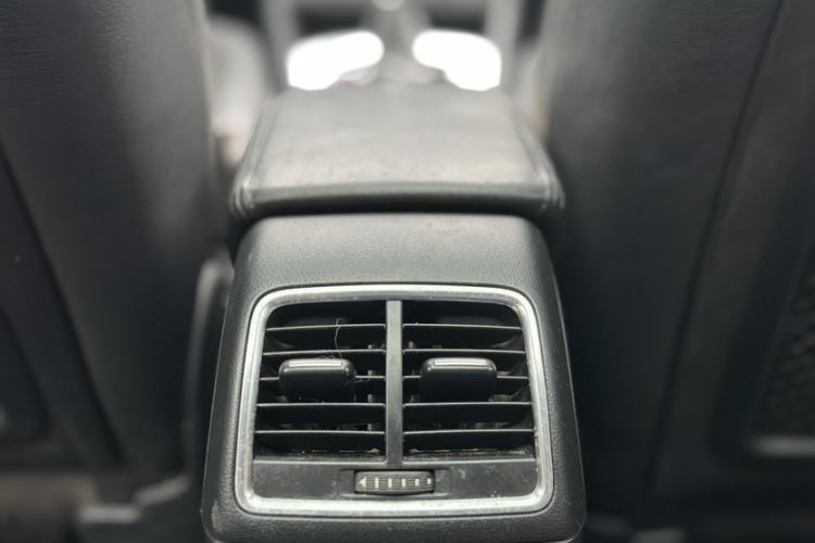 Used Audi Q3 2015 35 TFSI Comfort Model Interior 4