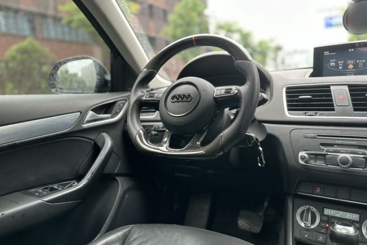 Used Audi Q3 2015 35 TFSI Comfort Model Interior 5