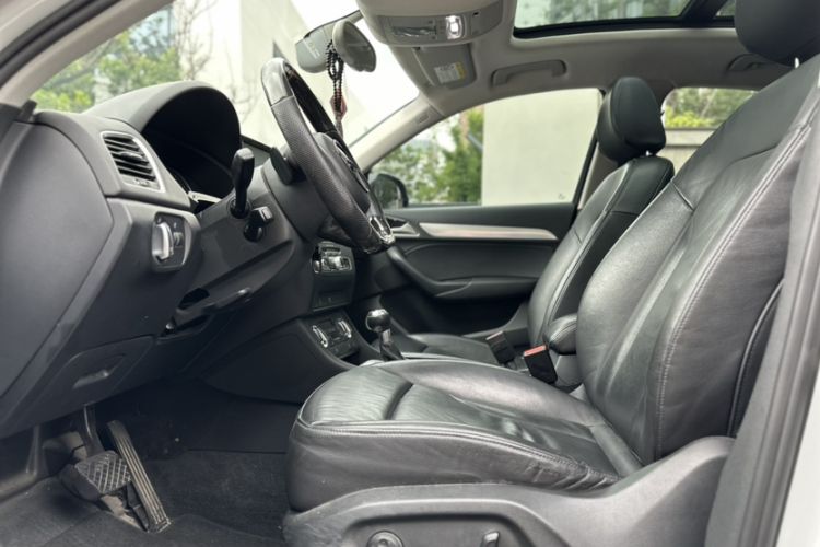 Used Audi Q3 2015 35 TFSI Comfort Model Interior 7